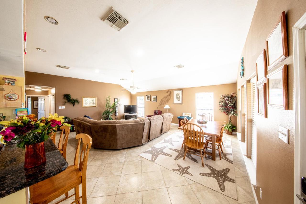 Relax At Our Beach Haven - Pet Friendly Galveston Exterior photo